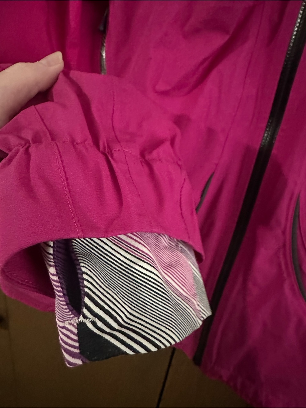 lululemon athletica Women’s Lightweight Fuchsia Pink Hooded Full Zip Jacket 12 - Picture 8 of 16